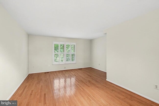Building Photo - 15067 Maple Glen Ct