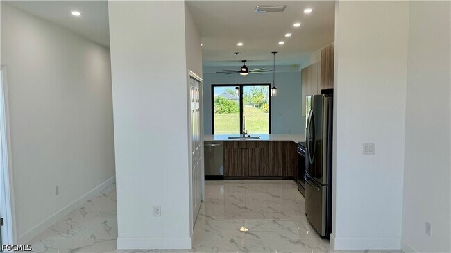 Building Photo - 1208 NW 25th Pl