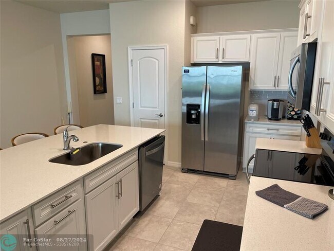 Building Photo - 2127 Appleton Cir S