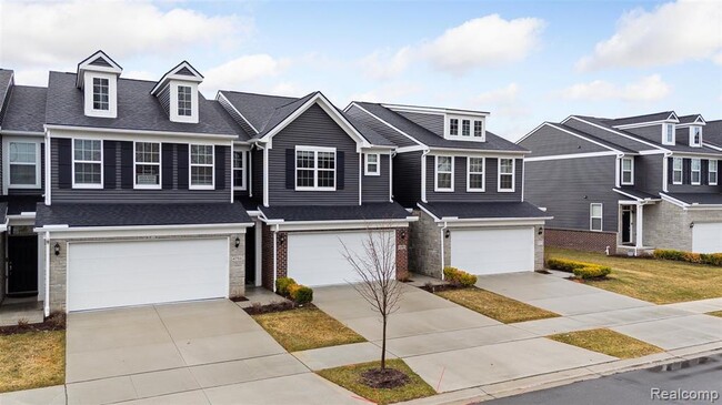 Building Photo - 4765 Glenora Dr