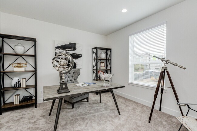 Building Photo - 1131 W 17th St