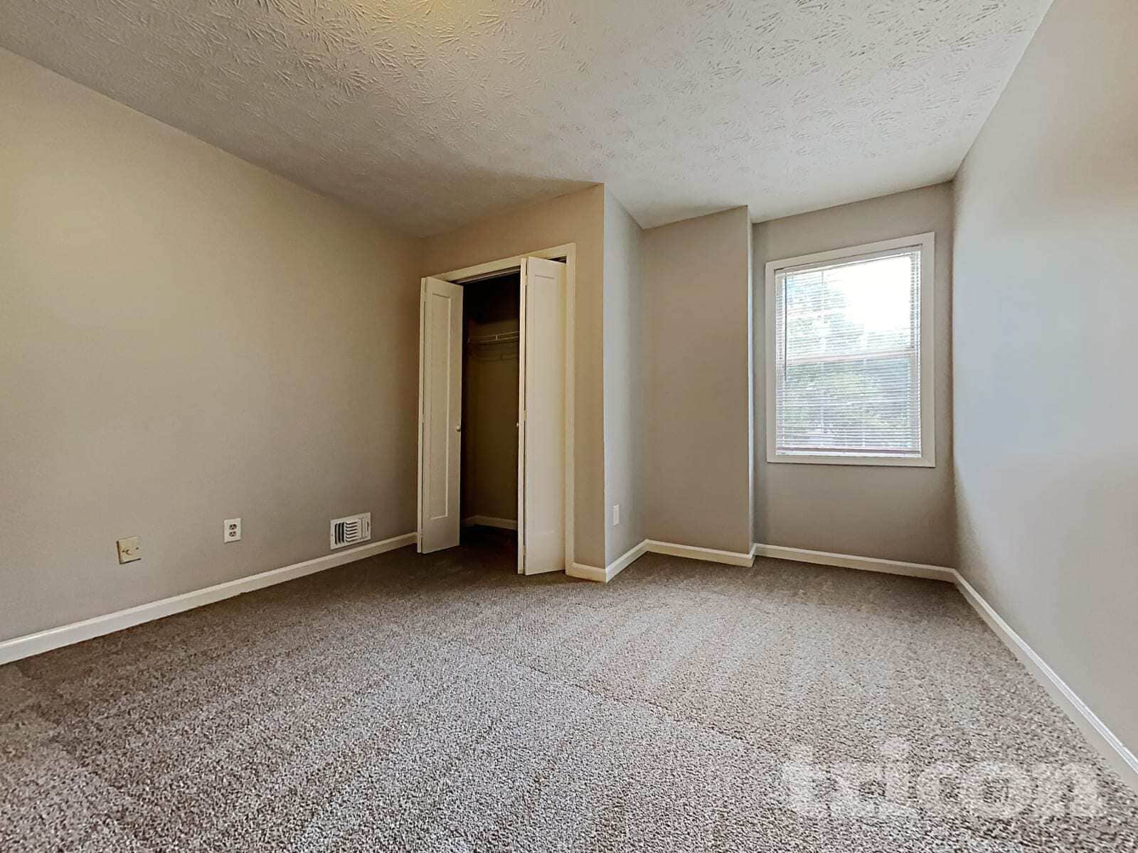 Building Photo - 5569 Princeton Oaks Ln