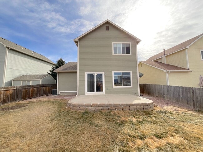 Building Photo - 3 Bedroom Home Available Near N Powers Blvd & Dublin Blvd!