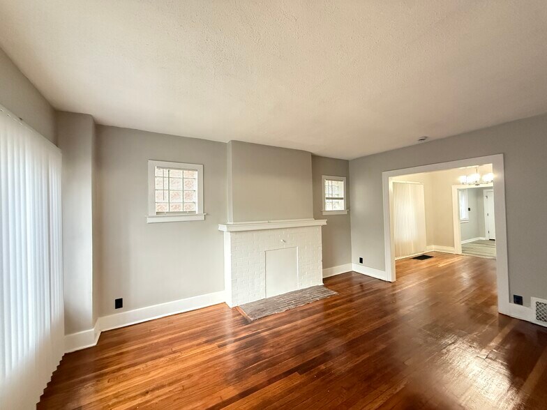Building Photo - 4074 Virginia Park St