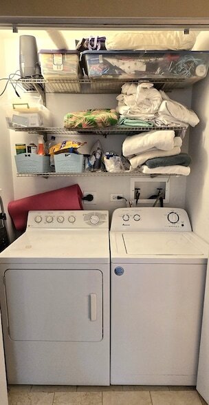 Building Photo - 57 E Delaware Pl