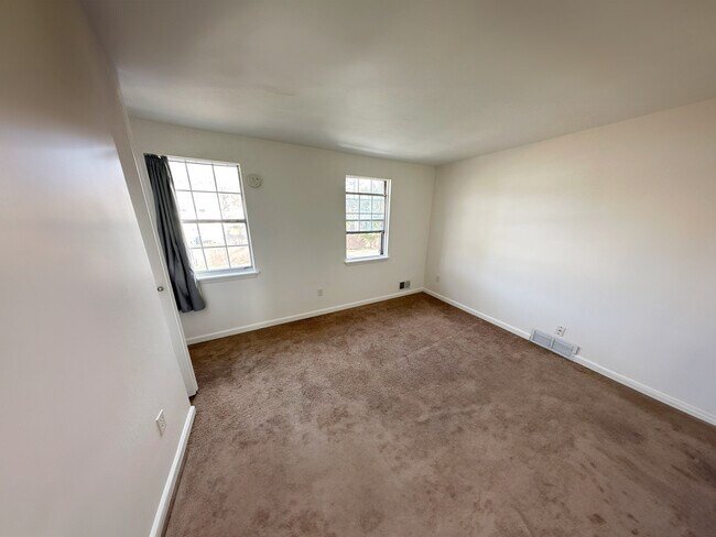 Building Photo - 1078C Mount Hope Ave