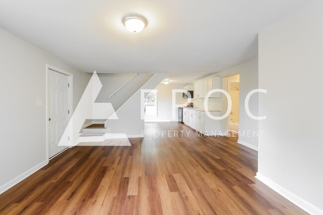 Building Photo - 615 Kivett St