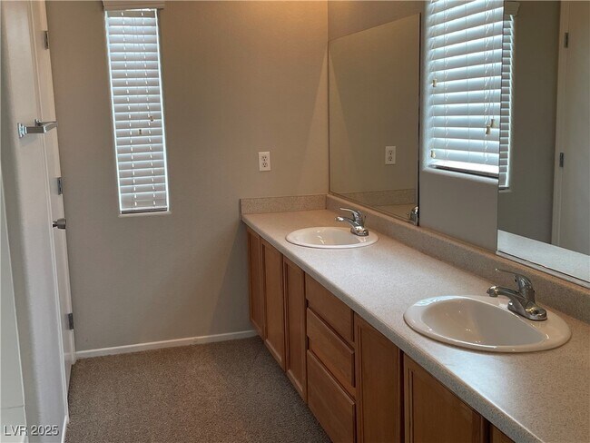 Building Photo - 10453 Masons Creek St