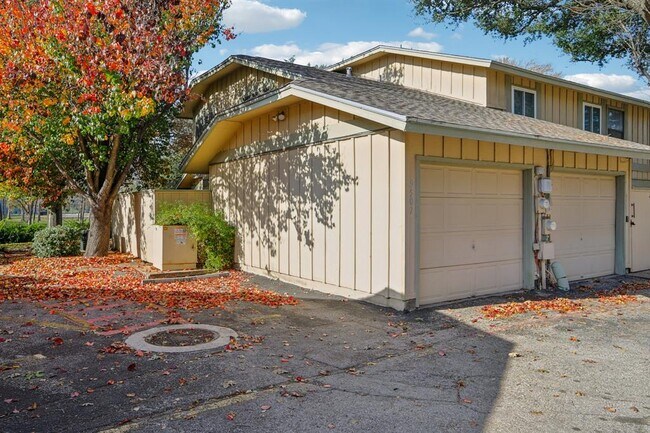 Building Photo - 9507 Quail Village Ln