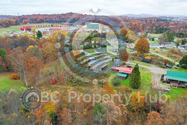 Building Photo - 97 Blakley Subdivision Rd