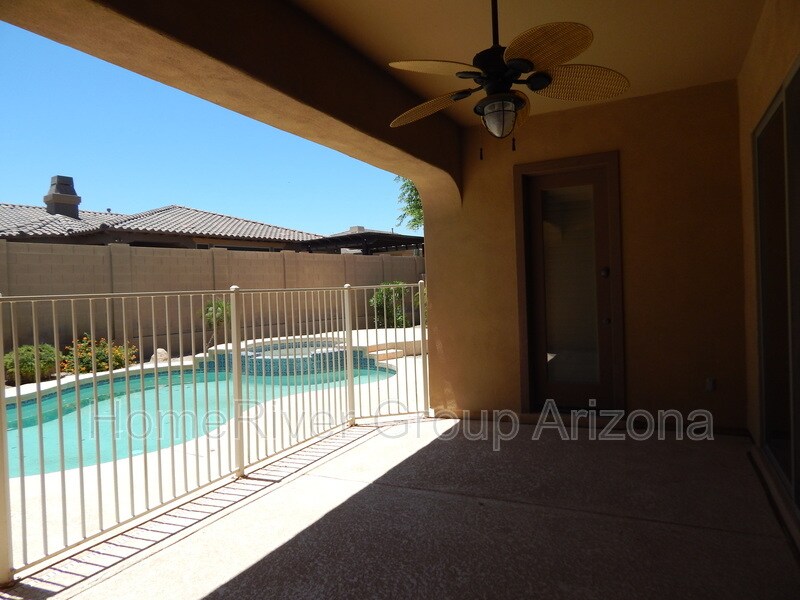 Building Photo - 17953 W Willow Dr
