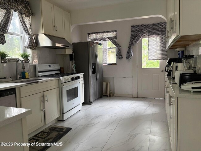 Building Photo - 9 Front St