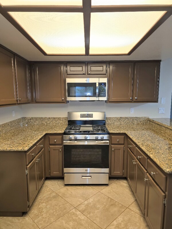 Building Photo - 23231 Joaquin Ridge Dr