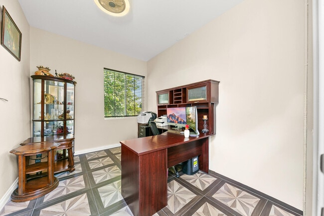 Building Photo - 46211 Roadrunner Ln