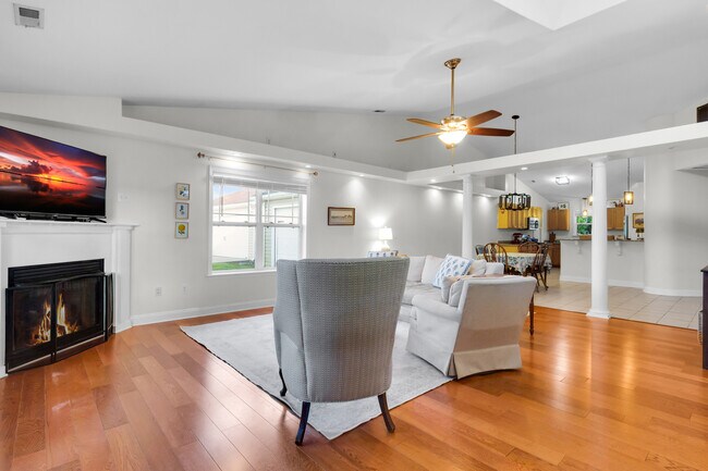 Building Photo - 117 Craftsman Dr