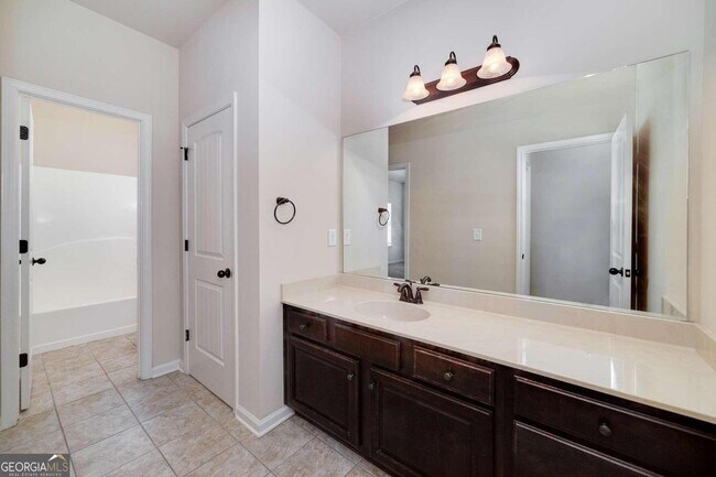 Building Photo - 344 Langshire Dr