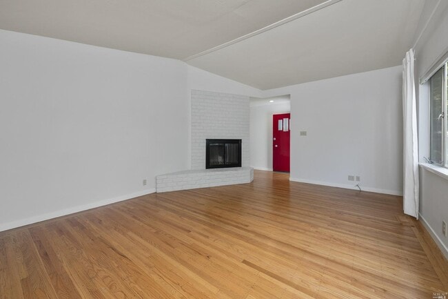 Building Photo - 22 Brennfleck Ave