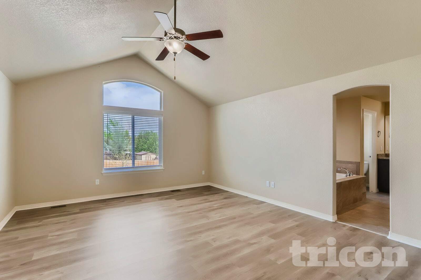 Building Photo - 688 Arches Ct