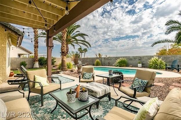 Primary Photo - 1641 Duarte Dr