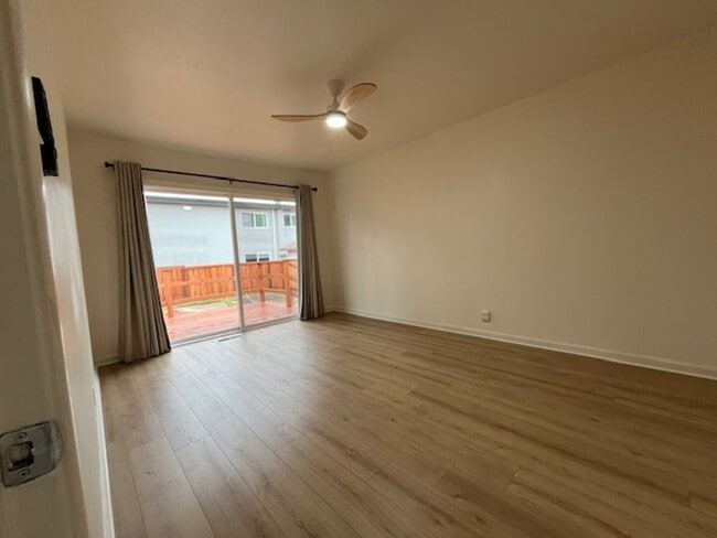 Building Photo - Updated El Cerrito Home with New Kitchen Appliances, Private Deck & Great Walkability