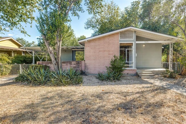 Building Photo - 1405 Broadmoor Dr