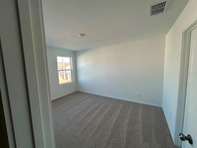 Building Photo - 1554 Plank Pl