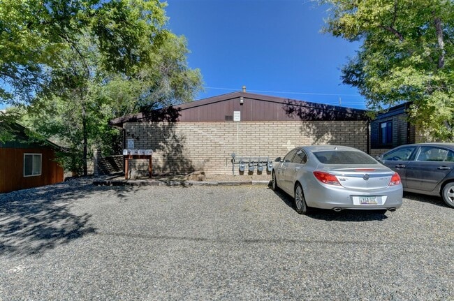 Building Photo - 564 1st St