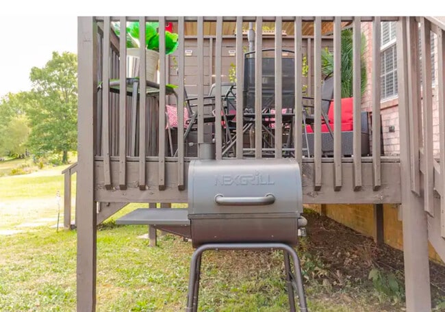 Building Photo - 901 Bordeaux Pl