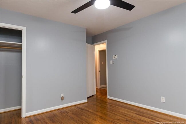 Building Photo - 3858 Red Oak Dr