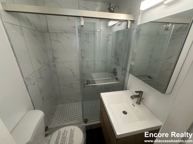 Building Photo - 225 Newbury St