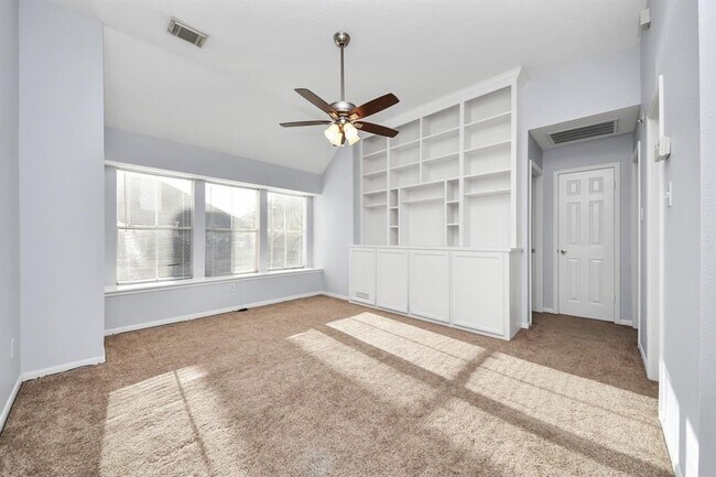 Building Photo - 623 Airybrook Ln