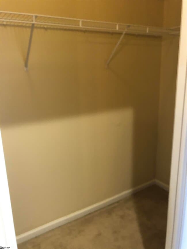 Building Photo - 520 Lois Wy