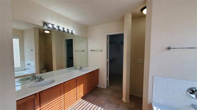 Building Photo - 3021 Sawgrass Dr