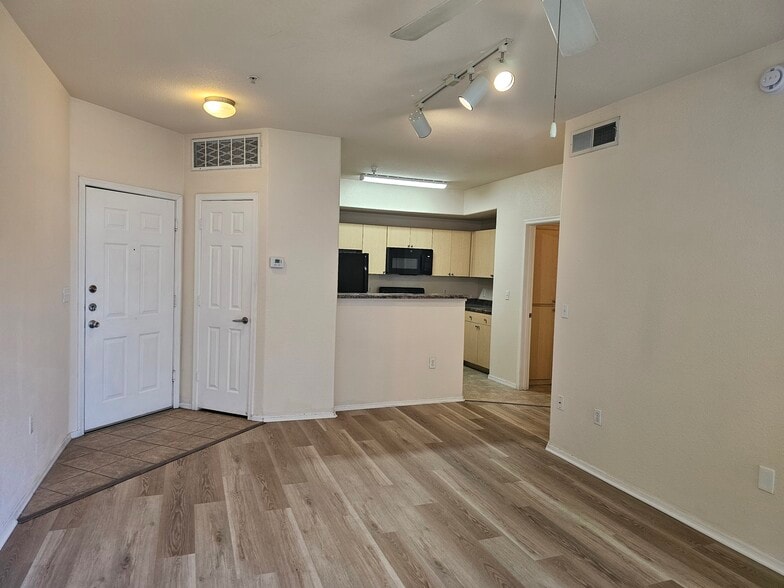 Building Photo - 18416 Cave Creek Road