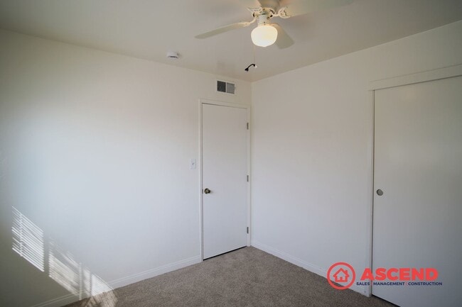 Building Photo - Charming Home in Central Bakersfield!