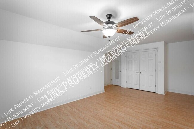 Building Photo - 7655 Lenox Trace Dr