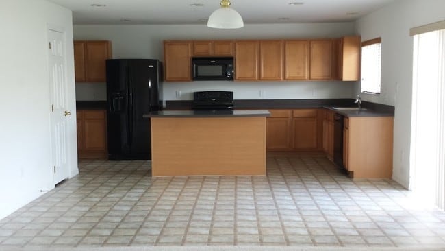 Building Photo - 1307 Bella Coola Dr