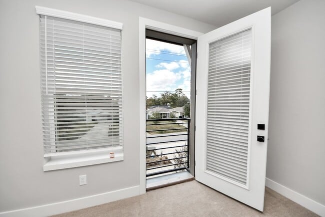 Building Photo - 5809 Francis Oak Ln