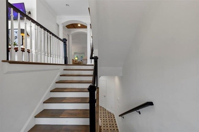 Building Photo - 4222 Rickenbacker Dr NE