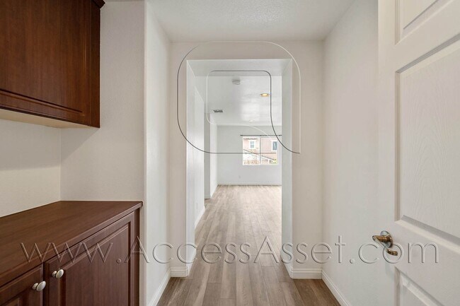 Building Photo - 8036 Englesma St