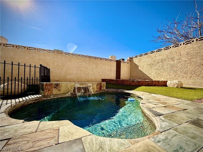 Building Photo - 2033 Riderwood Ave