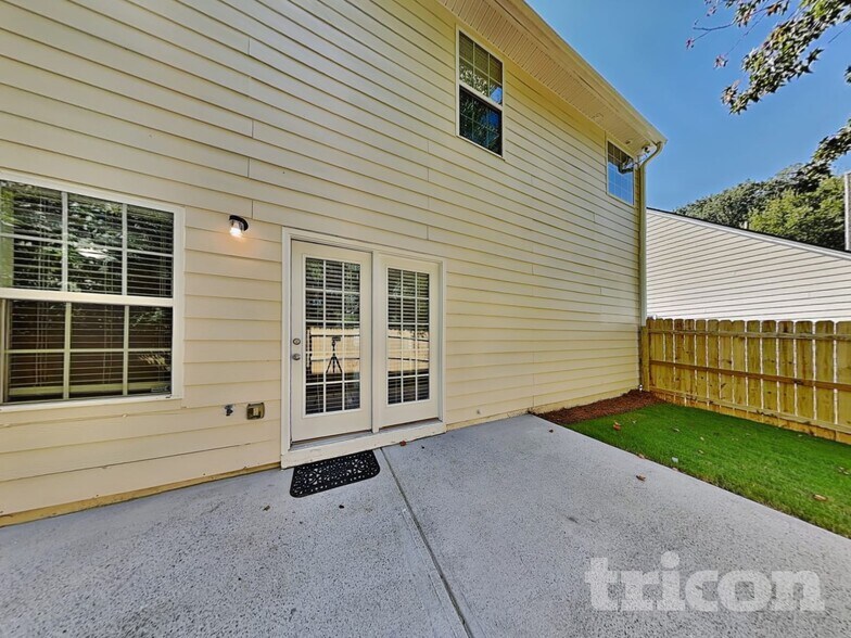 Building Photo - 2725 Sedgeview Way NE