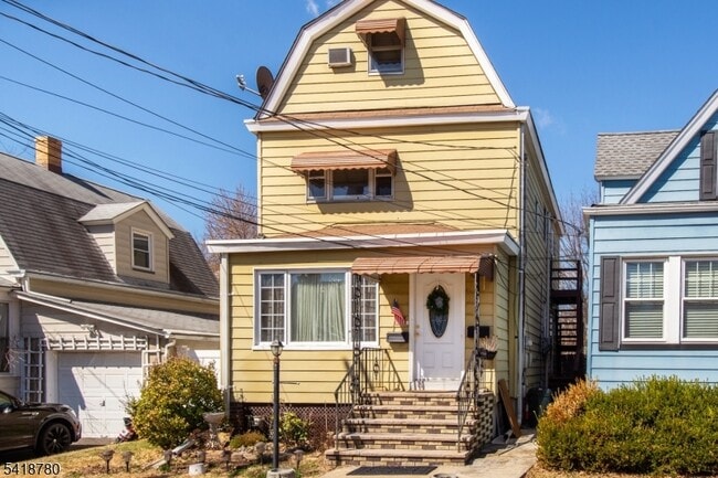 Building Photo - 18 Pulaski St