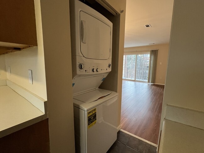 Building Photo - 3726 Ferrara Dr