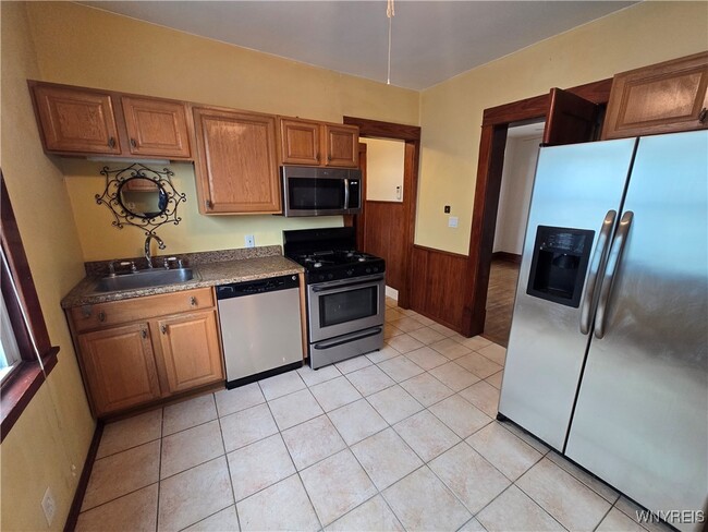 Building Photo - 137 Commonwealth Ave