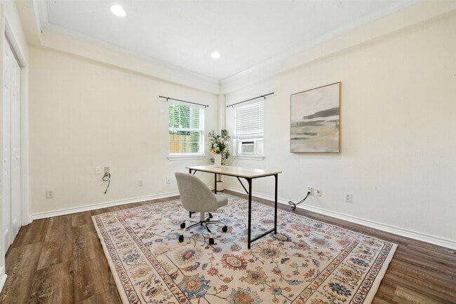 Building Photo - 4714 Sunshine Dr