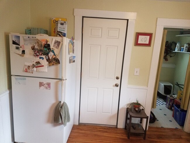 Building Photo - 14 Hamlin Ct