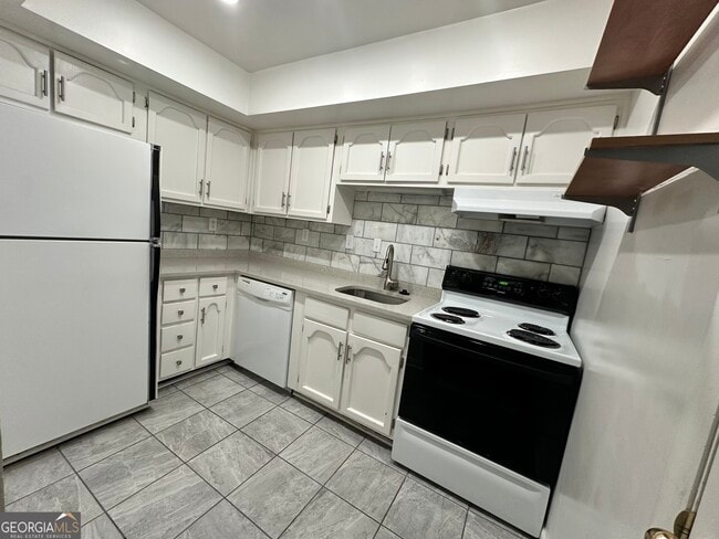 Building Photo - 307 Adair St