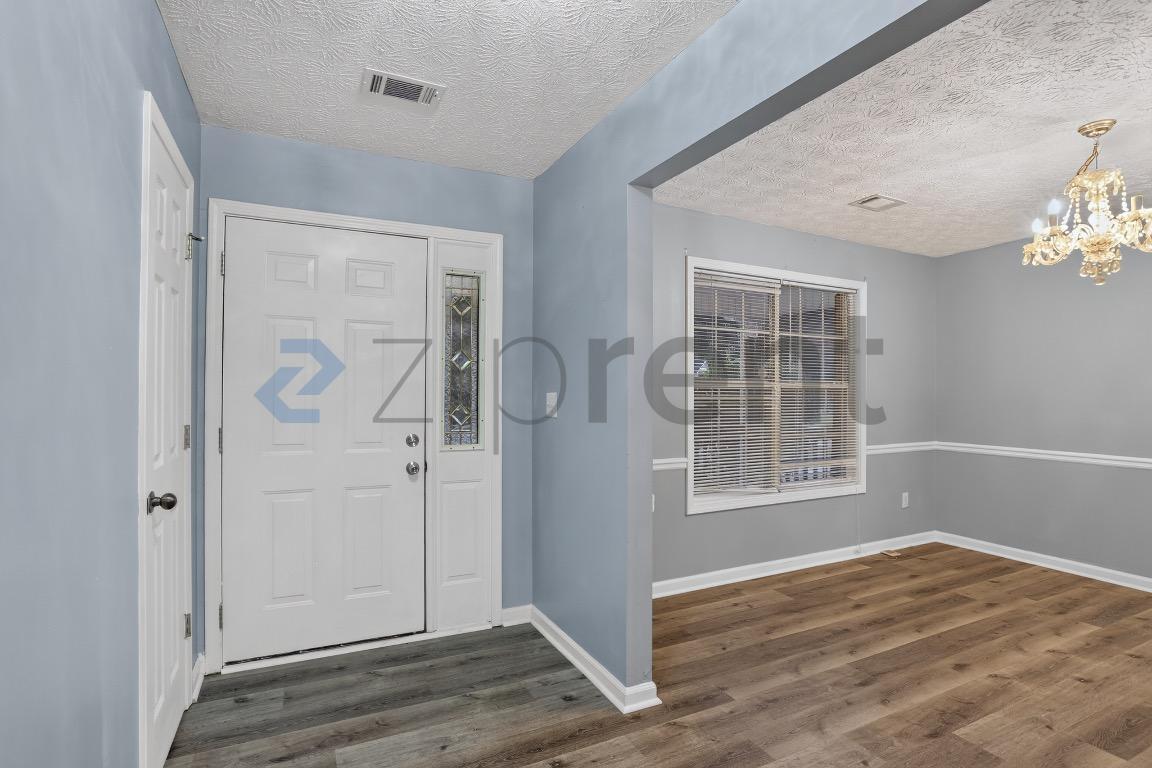 Building Photo - Unit