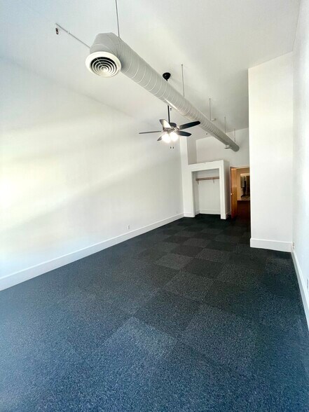 Building Photo - 122 N 3rd St